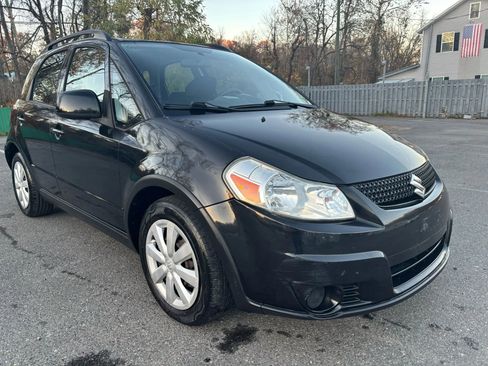 Used 2010 Suzuki SX4 AWD Hatchback image 3