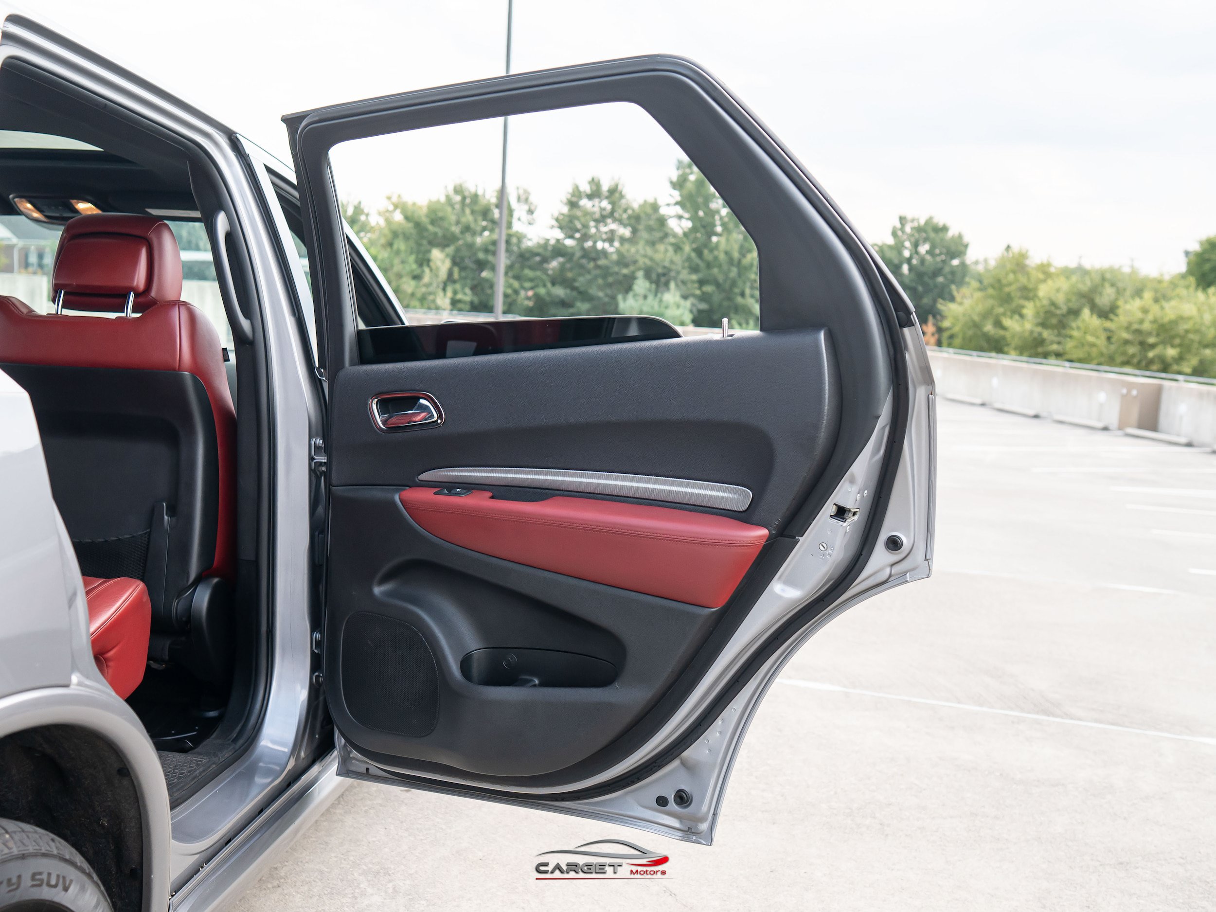 Used 2018 Dodge Durango R/T w/ Technology Group AWD/4WD image 44