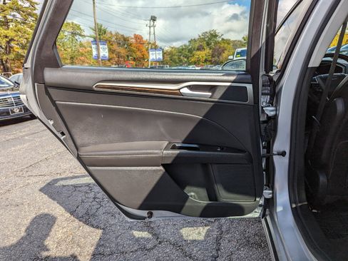 Used 2014 Ford Fusion Energi SE w/ Driver Assist Package image 35