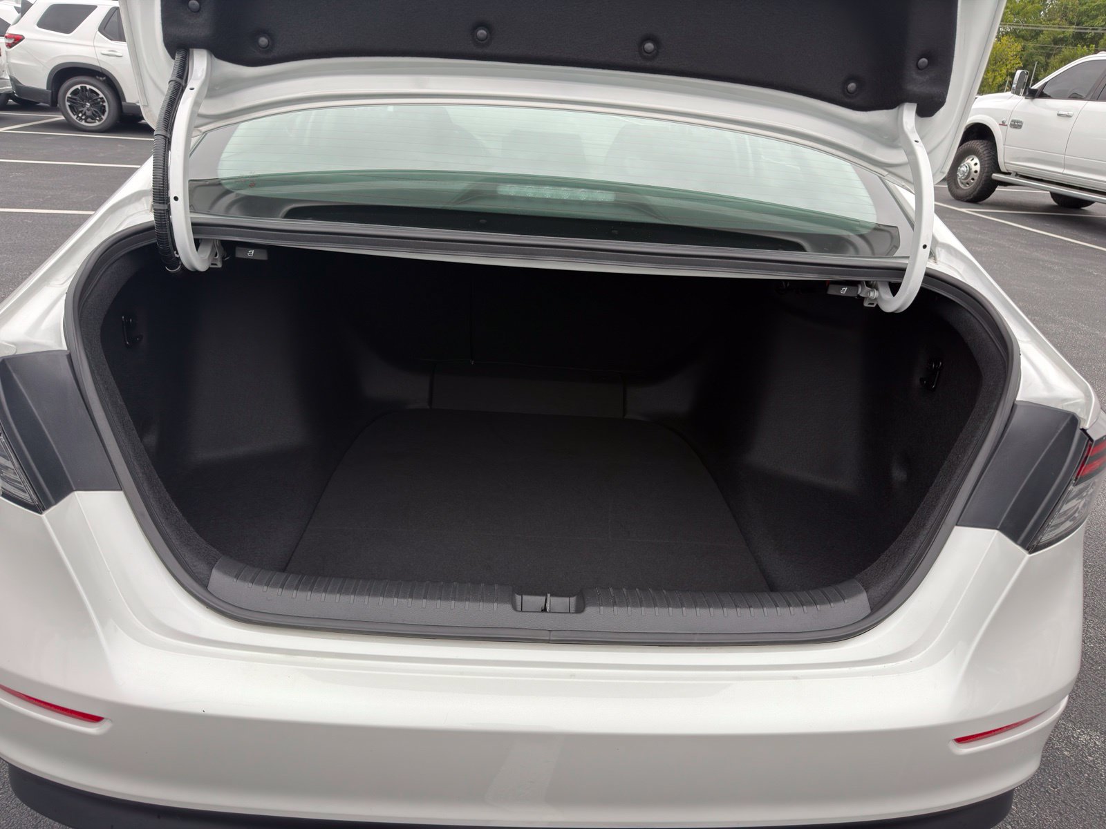 Used 2025 Honda Accord SE image 29