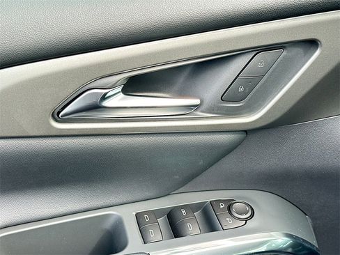 New 2026 Chevrolet Traverse LT image 13