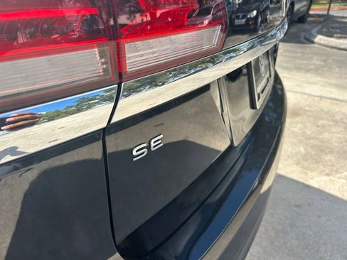 Certified 2023 Volkswagen Atlas SE w/ Black Wheel Package image 30