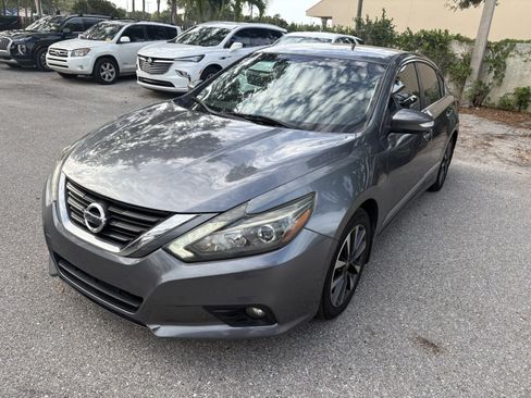 Used 2016 Nissan Altima 2.5 SL w/ 2.5 Technology w/LED Package FWD image 4