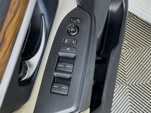 Used 2017 Honda CR-V EX image 19