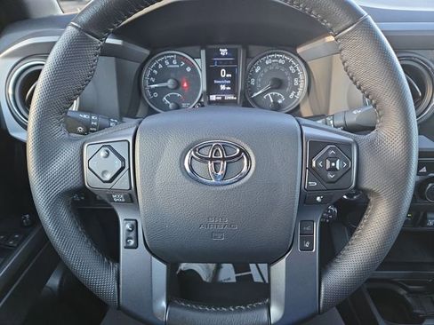 Used 2023 Toyota Tacoma TRD Off-Road image 15