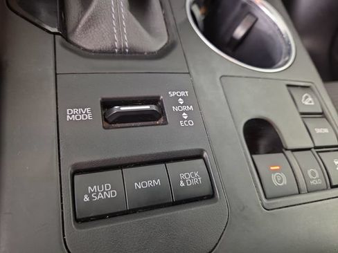Used 2023 Toyota Highlander L AWD/4WD image 25