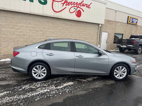 Used 2025 Chevrolet Malibu LT image 13