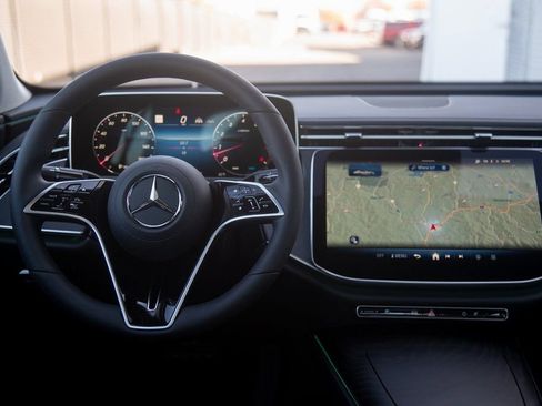 Certified 2025 Mercedes-Benz E 350 4MATIC Sedan image 28