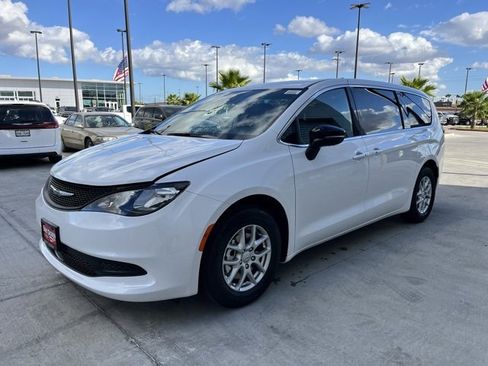 New 2026 Chrysler Voyager LX image 3