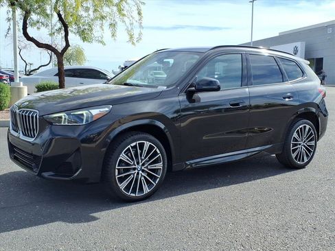 Used 2023 BMW X1 xDrive28i w/ M Sport Package image 3