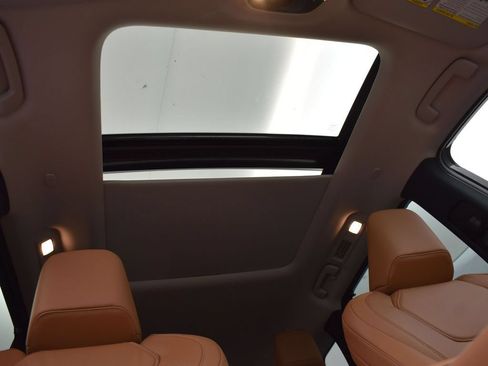 Used 2025 INFINITI QX60 Sensory w/ Vision Package AWD/4WD image 29