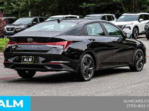 Used 2023 Hyundai Elantra SEL FWD image 7