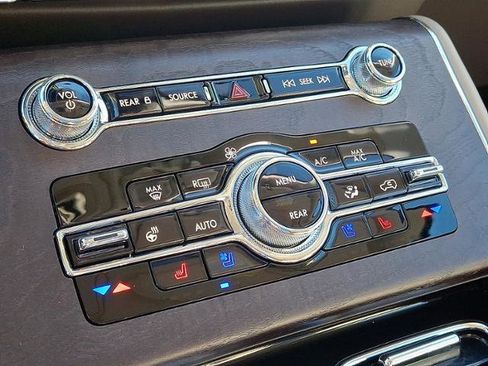 Used 2023 Lincoln Aviator Reserve w/ Equipment Group 201A image 17