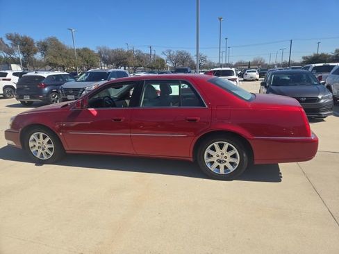 Used 2010 Cadillac DTS Premium image 5