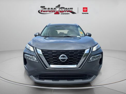 Used 2023 Nissan Rogue SV w/ SV Premium B Package FWD image 2