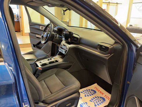Used 2023 Ford Explorer XLT image 15