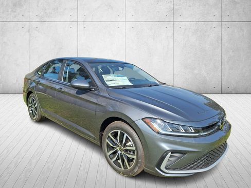 New 2026 Volkswagen Jetta SE image 7