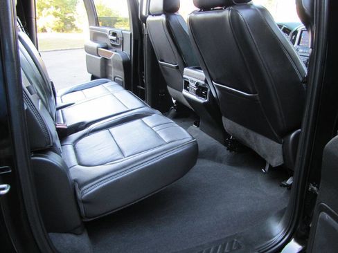 Used 2020 Chevrolet Silverado 3500 High Country image 19