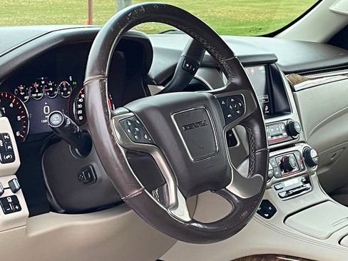Used 2016 GMC Yukon XL Denali image 13