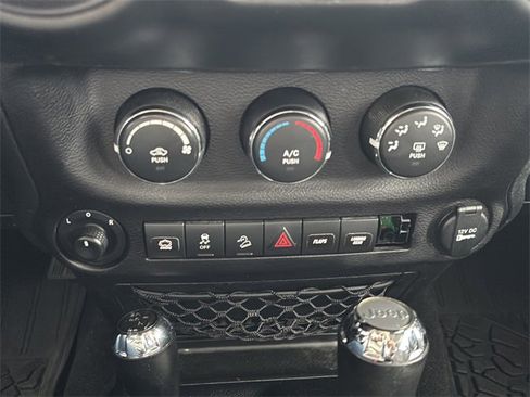 Used 2018 Jeep Wrangler Unlimited Sport S image 23