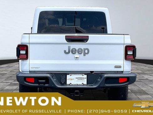 Used 2020 Jeep Gladiator Overland AWD/4WD image 4