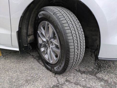 Used 2023 Toyota Sienna XLE image 39