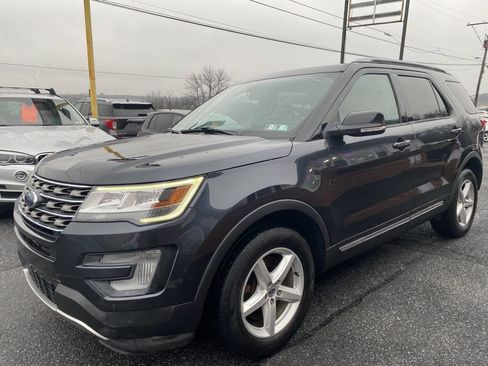 Used 2017 Ford Explorer XLT w/ Equipment Group 202A AWD/4WD image 5