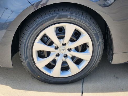 Used 2024 Toyota Corolla LE FWD image 12