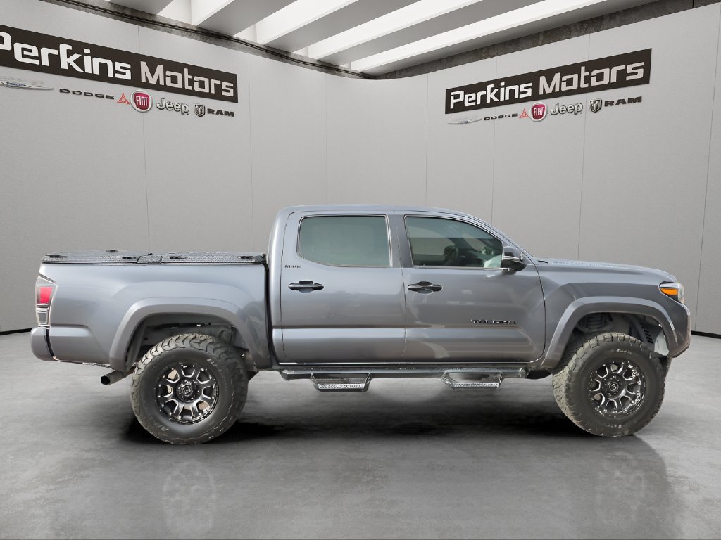 Used 2021 Toyota Tacoma Limited w/ Nightshade Package AWD/4WD image 15