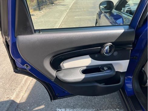 Used 2019 MINI Cooper Clubman S w/ Starlight Blue Edition image 17