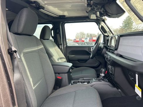 New 2026 Jeep Gladiator Sport image 6