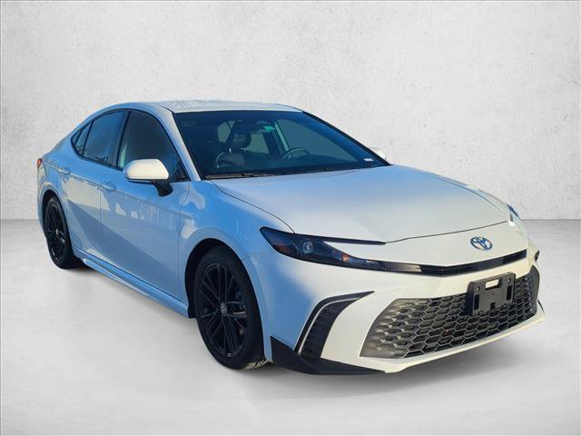 Certified 2025 Toyota Camry SE FWD image 3