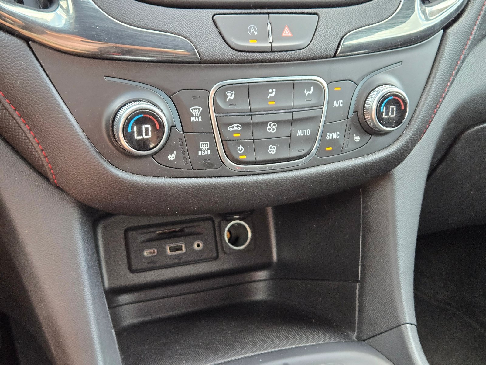 Used 2024 Chevrolet Equinox RS w/ RS Leather Package FWD image 27