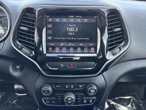 Used 2019 Jeep Cherokee Limited FWD image 20