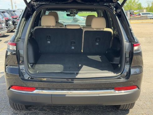 Used 2023 Jeep Grand Cherokee Limited w/ Luxury Tech Group II image 5