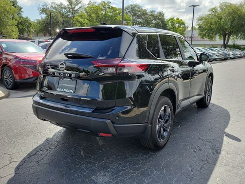 Certified 2026 Nissan Rogue SV FWD image 7