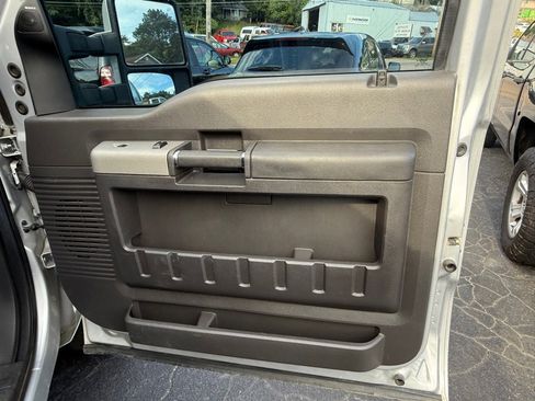 Used 2014 Ford F250 Lariat w/ Lariat Interior Package image 61