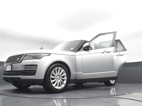Used 2020 Land Rover Range Rover HSE image 34