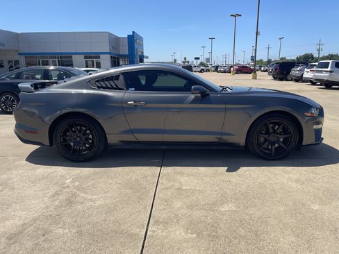 Used 2018 Ford Mustang Coupe w/ Ecoboost Performance Package RWD image 3