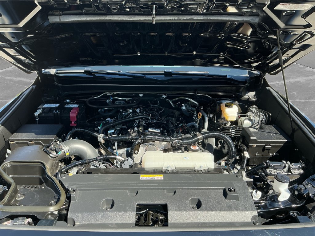 Used 2025 Toyota Tacoma TRD Sport AWD/4WD image 18