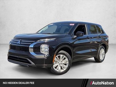 Used 2025 Mitsubishi Outlander ES