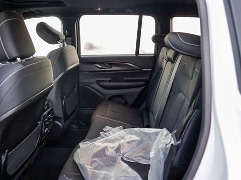 New 2025 Jeep Grand Cherokee Laredo X w/ Luxury Tech Group I image 20