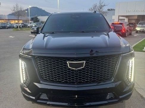 Used 2025 Cadillac Escalade Sport Platinum w/ LPO, ONYX Package image 2