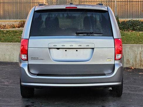 Used 2017 Dodge Grand Caravan SXT image 4