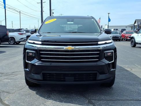 Used 2024 Chevrolet Traverse LT w/ Trailering Package AWD/4WD image 2