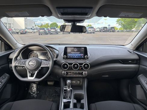 Used 2025 Nissan Sentra SV FWD image 31