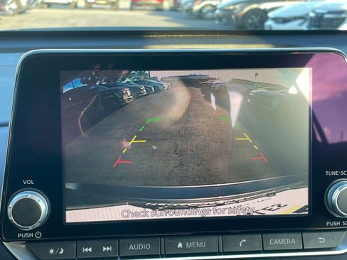 Used 2025 Nissan Altima 2.5 SV image 24