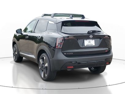 New 2025 Nissan Kicks SR