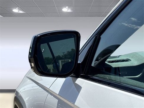 New 2025 Jeep Grand Cherokee Altitude image 18