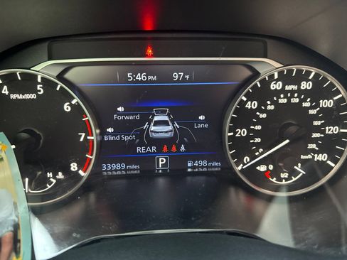 Used 2024 Nissan Altima 2.5 SR w/ SR Premium Package FWD image 3